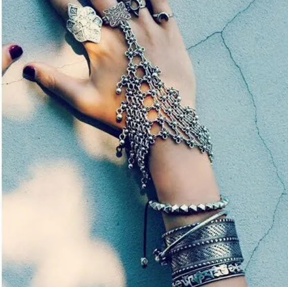 Hand Cuff Prateada